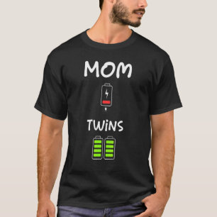 Verbonden mam Lage batterij van tweelingen volwaar T-shirt