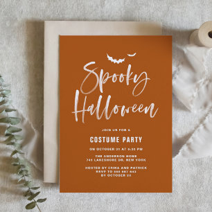 Verbrand Sinaasappel Spooky Halloween Brush Letter Kaart