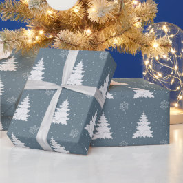 Verfijnd blauw en wit kerstboompatroon cadeaupapier