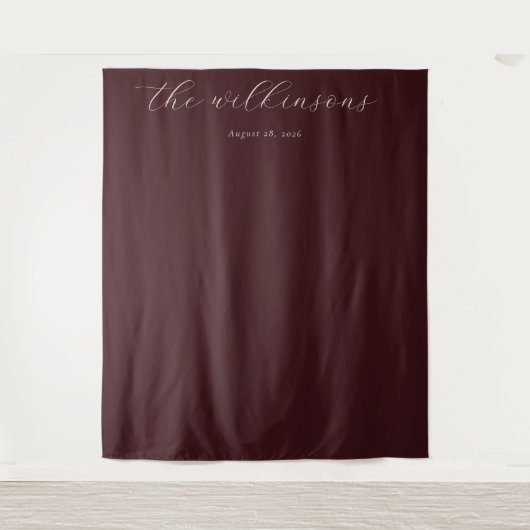 Verfijnd Maroon Calligrafie Wandkleed (Voorkant)