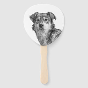 Verfijnde monochrome grote hond van gemengd ras handwaaier