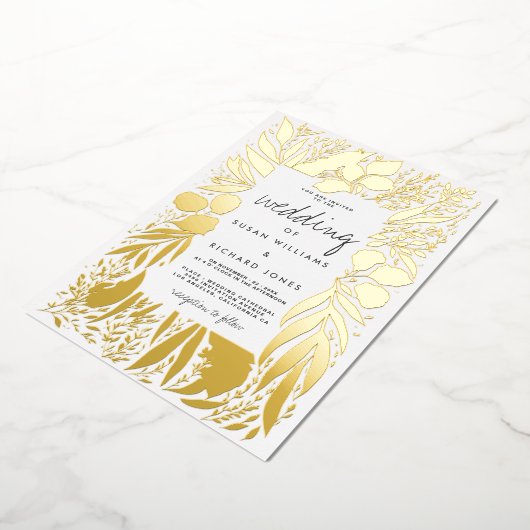 Verfijnde witte bladgoudflorale bruiloft folie uitnodiging (Gedraaid)