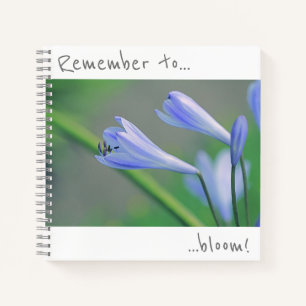 Vergeet niet te bloeien Blauw Bloemen Notitieboekj Notitieboek