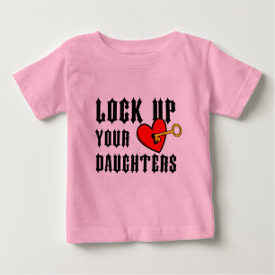 Vergrendelen van je dochters Baby Baby T-shirt t-s