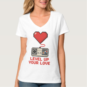 Verhoog Je Liefde, Retro Pixel Gaming Design T-shirt