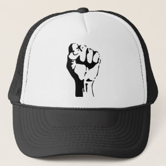 Verhoogde vuist trucker pet