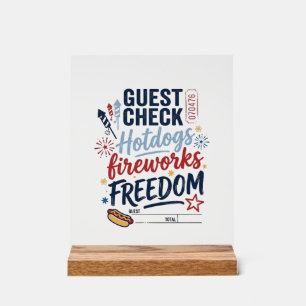 Vérification des invités patriotiques Feux d'artif