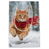 Verjaardag Ginger Kat In Sneeuwvlokken Medium Cadeauzakje (Voorkant)