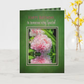 Verjaardag, Iemand Speciale Roze Pioenen/Reflectie Kaart (Gele Bloem)