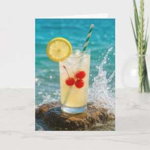 Verjaardag limonade cocktail op een strand rots kaart