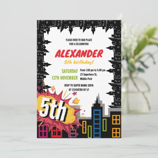 Verjaardag van alle superhelden in het stadsgebouw kaart (Staand voorkant)