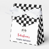 Verjaardag van vier kinderen nodig bedankdoosjes (Voorkant Zijde)