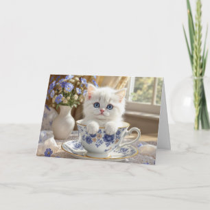 Verjaardag White Kitten in een theekopje Kaart