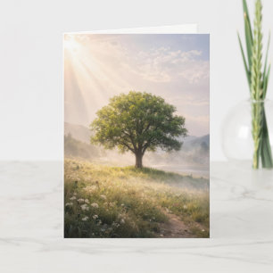 Verjaardags Eenzame Groene Boom in Nevel met Zonne Kaart
