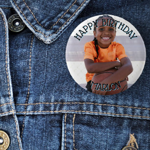Verjaardagsbadge met naam en foto/ ronde button 5,7 cm