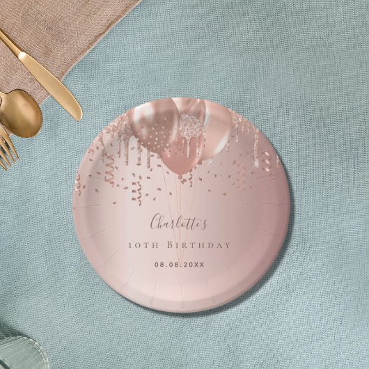 Verjaardagsfeest roos gouden ballonnen naam papieren bordje