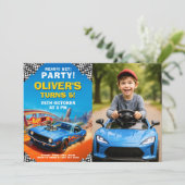 Verjaardagsfeestje met raceauto met foto kaart (Staand voorkant)