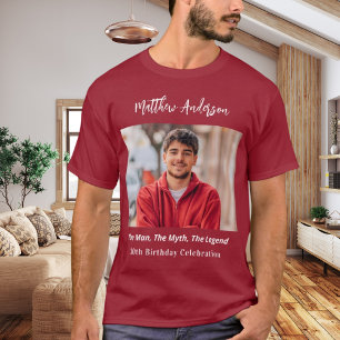 Verjaardagsfoto man mythe legende naam leuk rood t-shirt