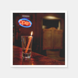 Verjaardagskaars in een Saloon Shotglas Servet