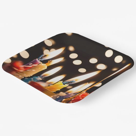 Verjaardagskaarsen en bokeh lichten papieren bordje (Gebogen)