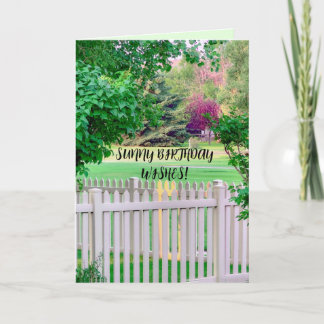 Verjaardagskaart heeft zonnige hek tuin bedankkaart