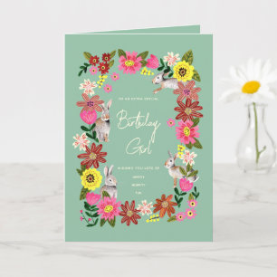 Verjaardagskaart met bloemen en konijn voor een li kaart