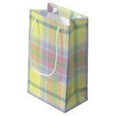 verjaardagskat op vleid klein cadeauzakje (Achterkant Gekanteld)