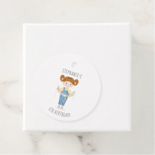 Verjaardagsmeisje in overall roodharige bedankjes labels
