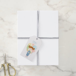 Verjaardagsmeisje in overall roodharige cadeaulabel