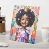 Verjaardagsmeisje met bruine huid prinses kunst reclamebord met voetstuk (Insitu)