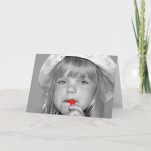 Verjaardagsmeisje met rode lippenstift kaart