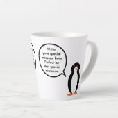 Verjaardagspak praten Ms. Penguin gepersonaliseerd Latte Mok (Rechterhoek)
