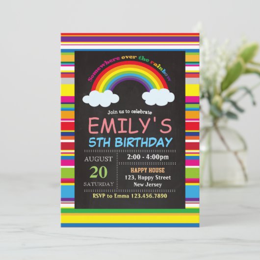 Verjaardagsuitnodiging regenboog kaart (Staand voorkant)