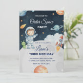 Verjaardagsuitnodiging voor astronaut op ruimteavo kaart (Staand voorkant)