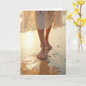 Verjaardagsvrouw op het strand kaart (Gele Bloem)