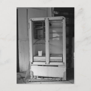 Verlaten koelkast briefkaart