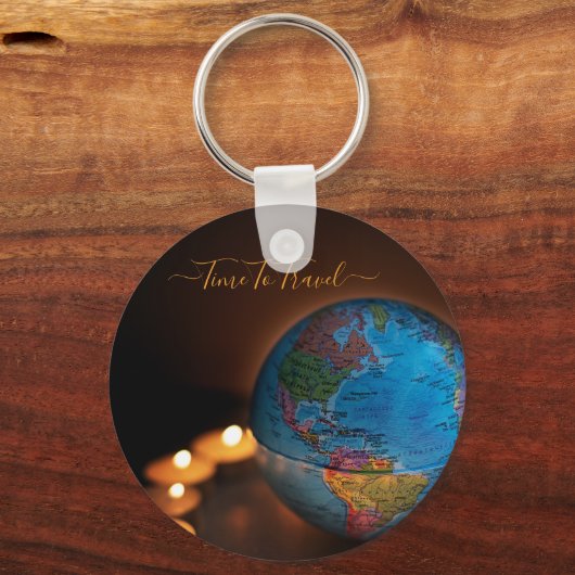 Verlichte sleutelhanger voor wereldbol op bureau (Voorkant)