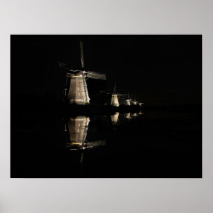 Verlichte windmolens, Kinderdijk 's nachts poster