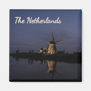 Verlichtende windmolen bij Blue Hour-tekstmagneet Magneet