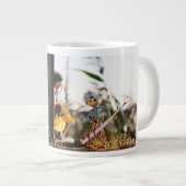 Verliefd fubby poppetje dat hart heeft geschilderd extra grote beker (Voorkant rechts)