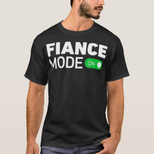 Verloofde modus aan  Straks getrouwd stel T-shirt