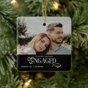 Verloofde stellen Foto Stijlvolle Eerste kerstcer Keramisch Ornament