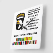 Verlovingen van de 101e luchtafdeling vierkante klok (Hoek)