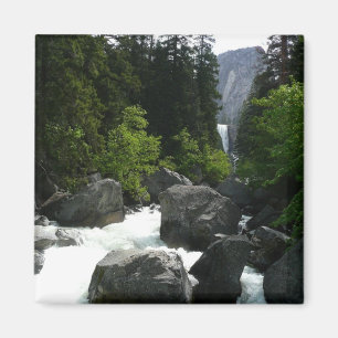 Vernal Falls in de verte bij Yosemite Magneet