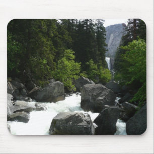 Vernal Falls in de verte bij Yosemite Muismat