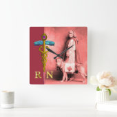 VERPLEEGKUNDIGE EN REDDINGSHOND /Goud Caduceus RN  Vierkante Klok (Huis)