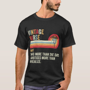 verpleegkundige Humor voor trotse zorgverleners T-shirt