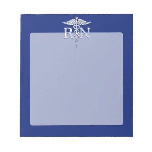 Verpleegkundige RN Silver Caduceus op Navyblauw Notitieblok