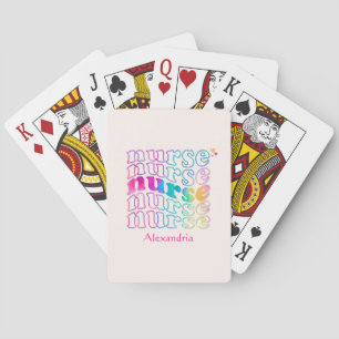 Verpleegster in elegante regenboogkleuren pokerkaarten