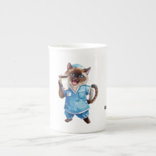 Verpleegster met een kopje koffie  porselein kop